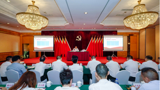 尊龙凯时集团任丁书记带头讲授“不忘初心、牢记使命”主题教育专题党课