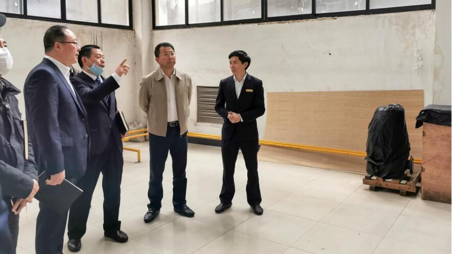 集团党委书记、董事长任丁会见川酒集团董事长曹勇一行