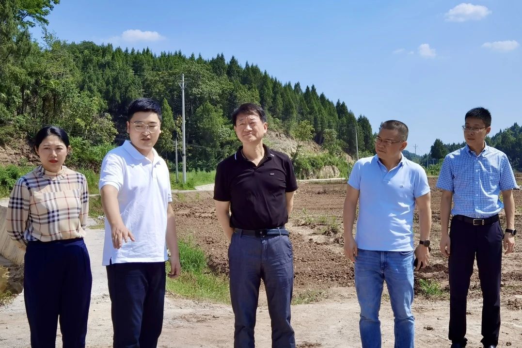 省尊龙凯时集团党委书记、董事长任丁率队赴巴中南充两地开展帮扶工作